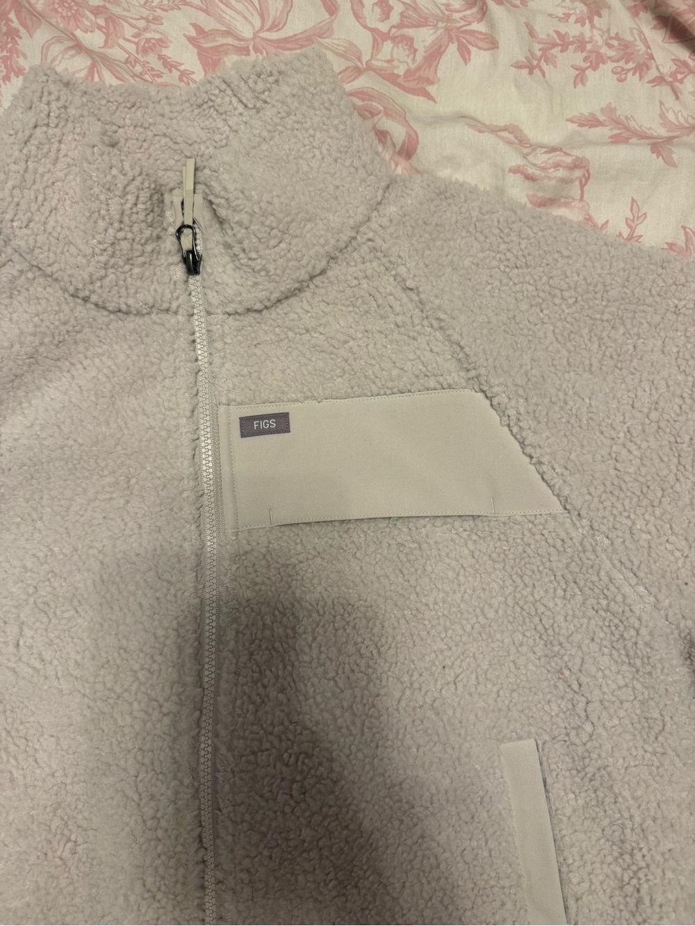 FIGS Womans Cream Sherpa Zip Jacket - Picture 2 of 4